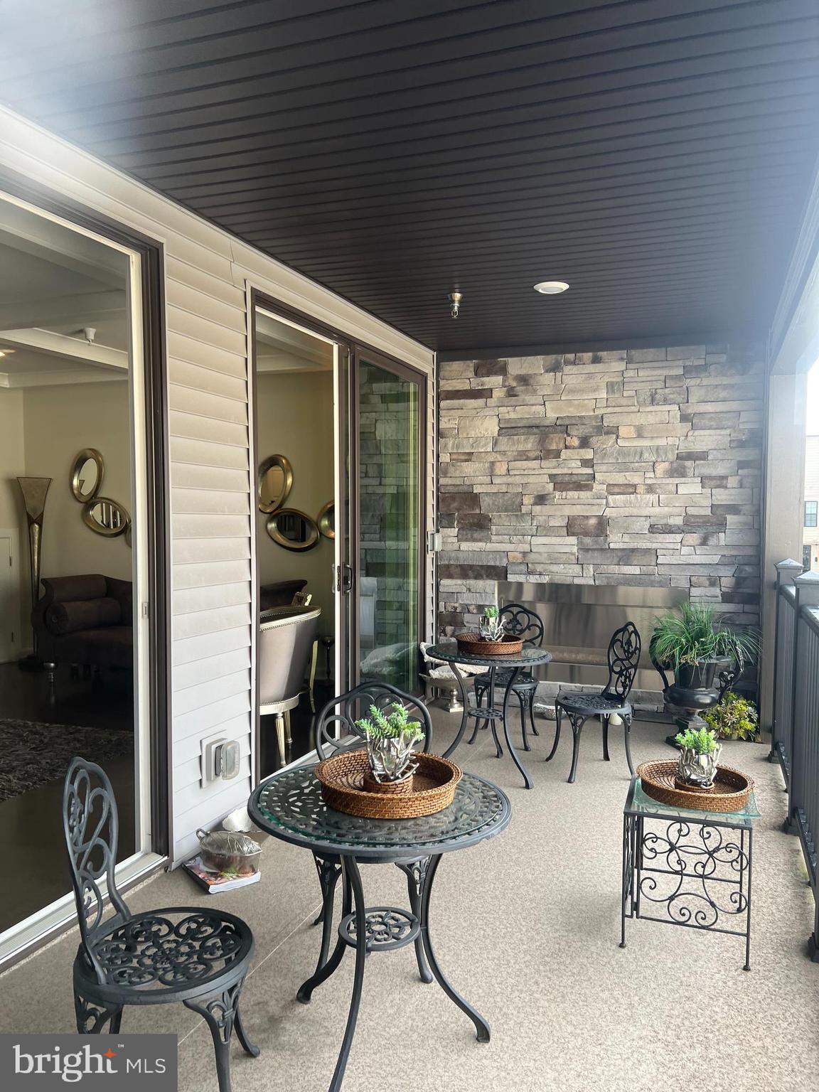 ONE LOUDOUN - Residential Lease