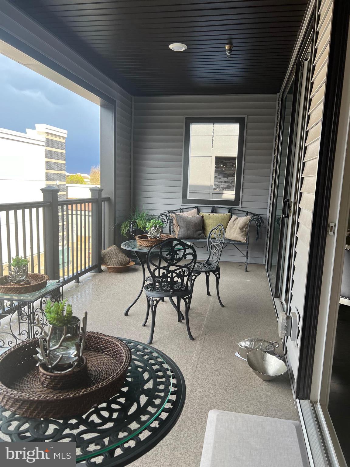 ONE LOUDOUN - Residential Lease