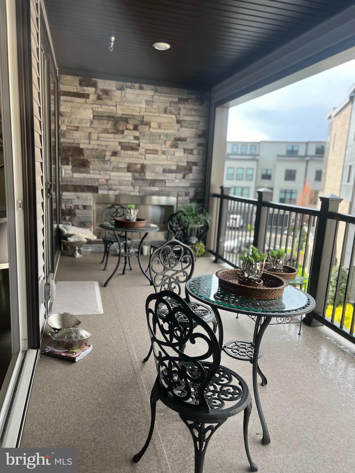 ONE LOUDOUN - Residential Lease