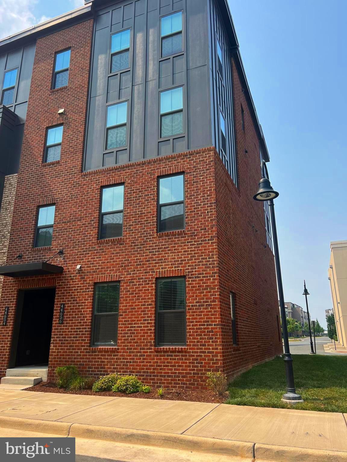 ONE LOUDOUN - Residential Lease