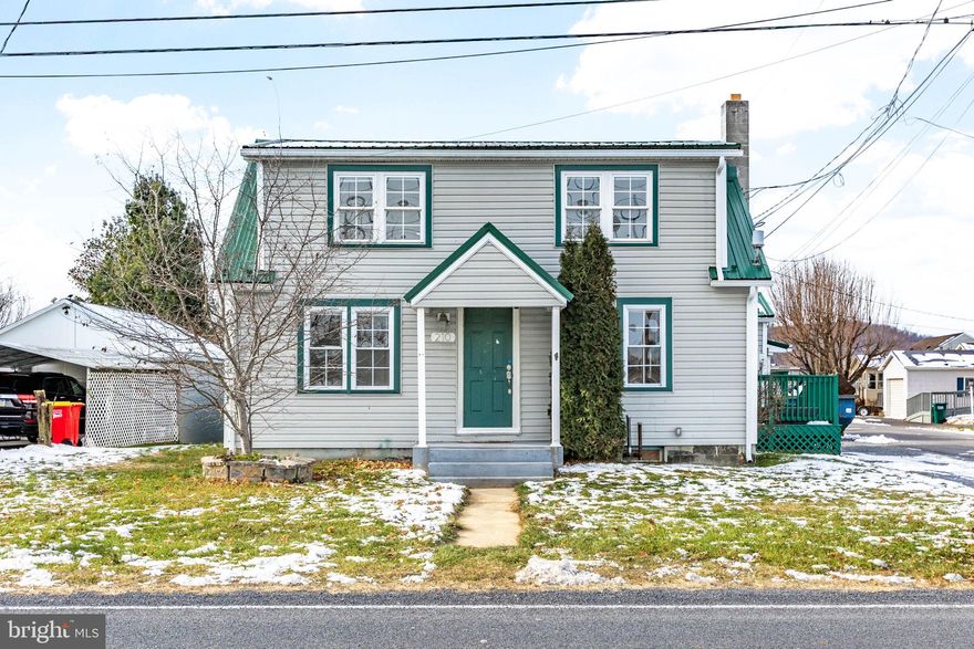 Welcome to your newly remodeled home in Selinsgrove!  Located just outside of town with all the convenience of shopping and travel.  The home boasts 4 large bedrooms with an open floor plan on the first floor.  TWO first floor bedrooms!  TWO first floor bathrooms!  Perfect for one floor living or a large family!
New cabinets, countertops, flooring and more!  Schedule your showing today!