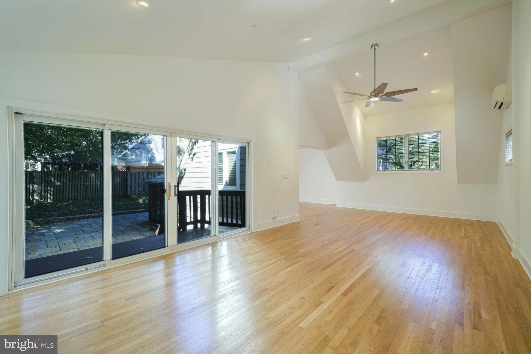 SOUTH WOODSIDE PARK - Residential