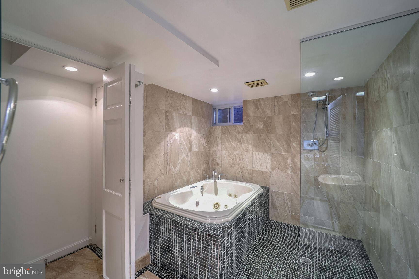 SOUTH WOODSIDE PARK - Residential