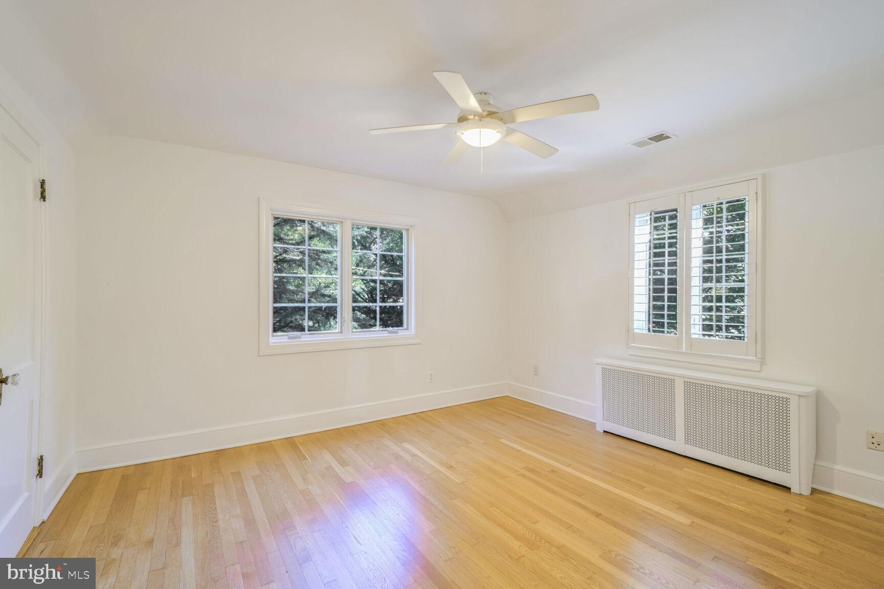 SOUTH WOODSIDE PARK - Residential