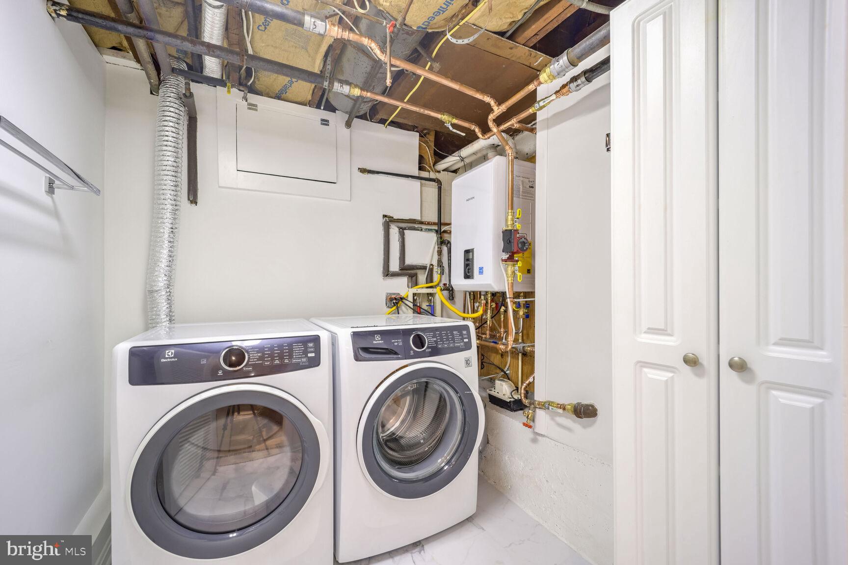 SOUTH WOODSIDE PARK - Residential