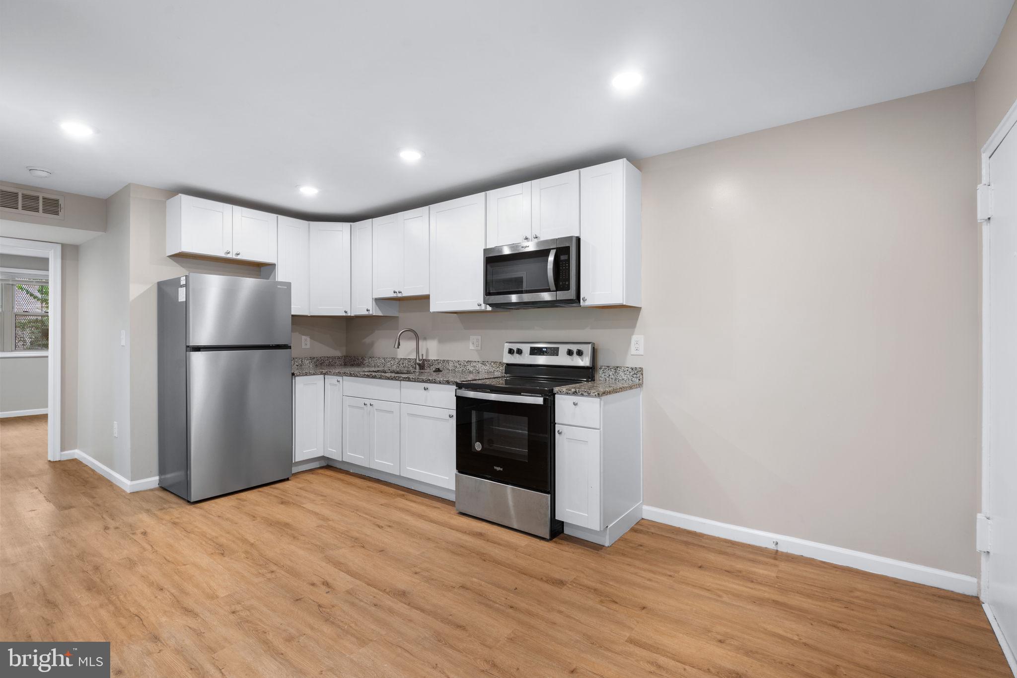 4190 LIVINGSTON SE