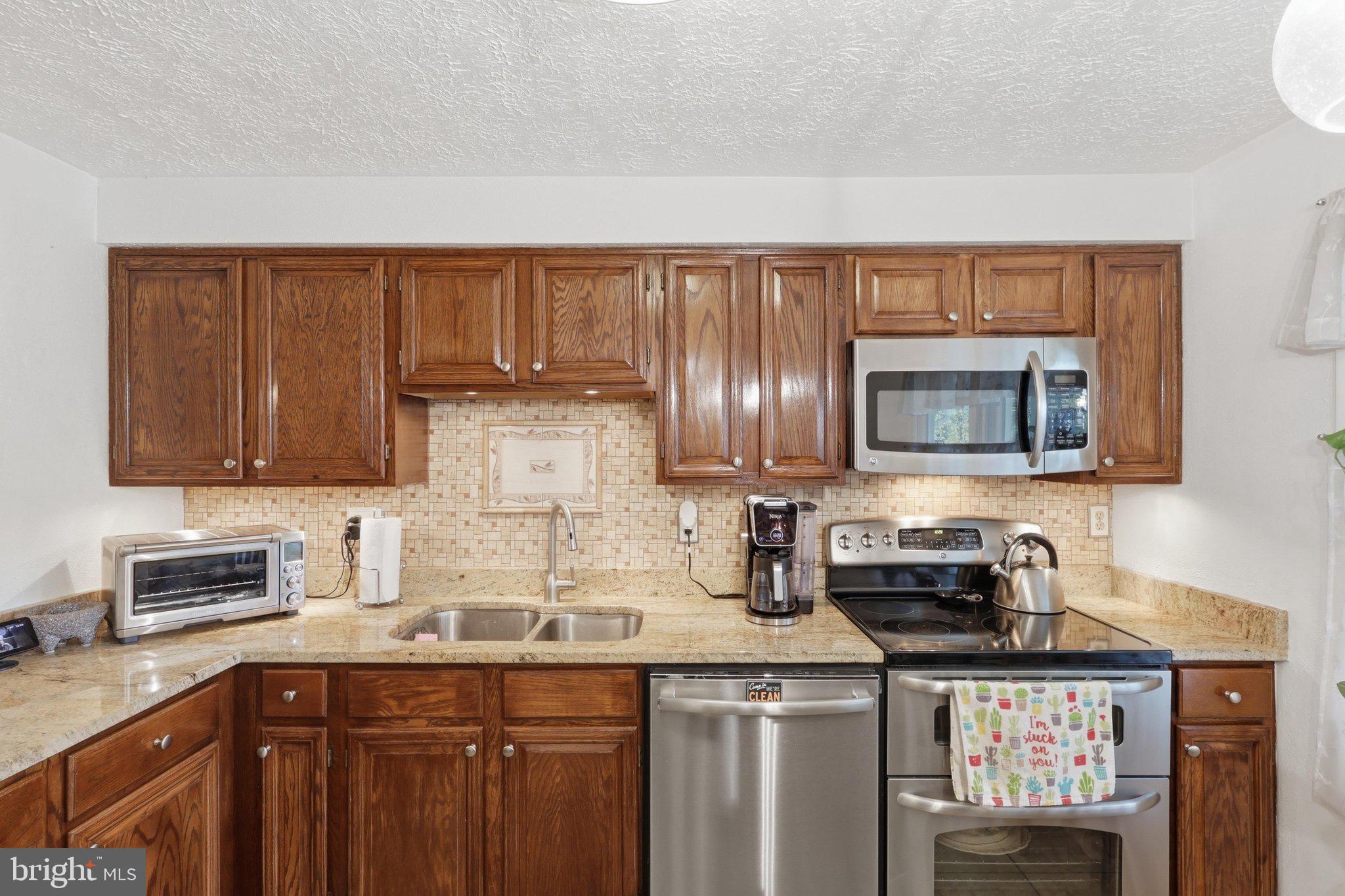 12502 TIMBER HOLLOW PLACE