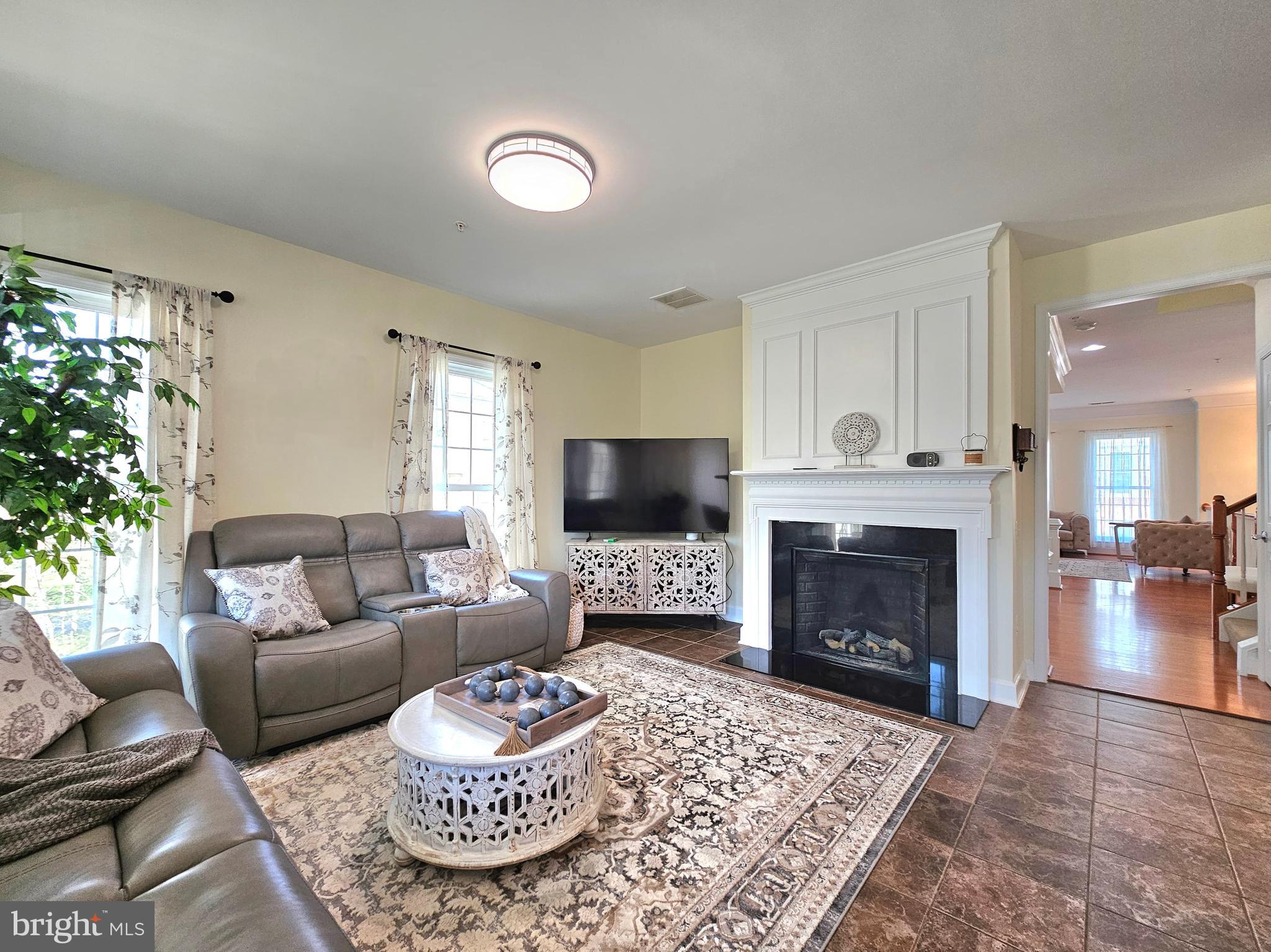 POTOMAC CLUB CONDOMINIUMS - Residential Lease