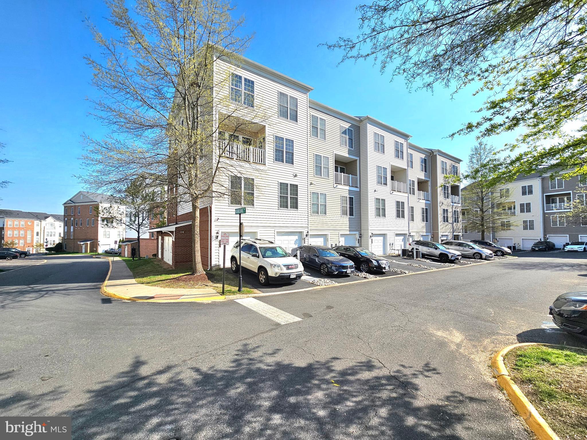 POTOMAC CLUB CONDOMINIUMS - Residential Lease