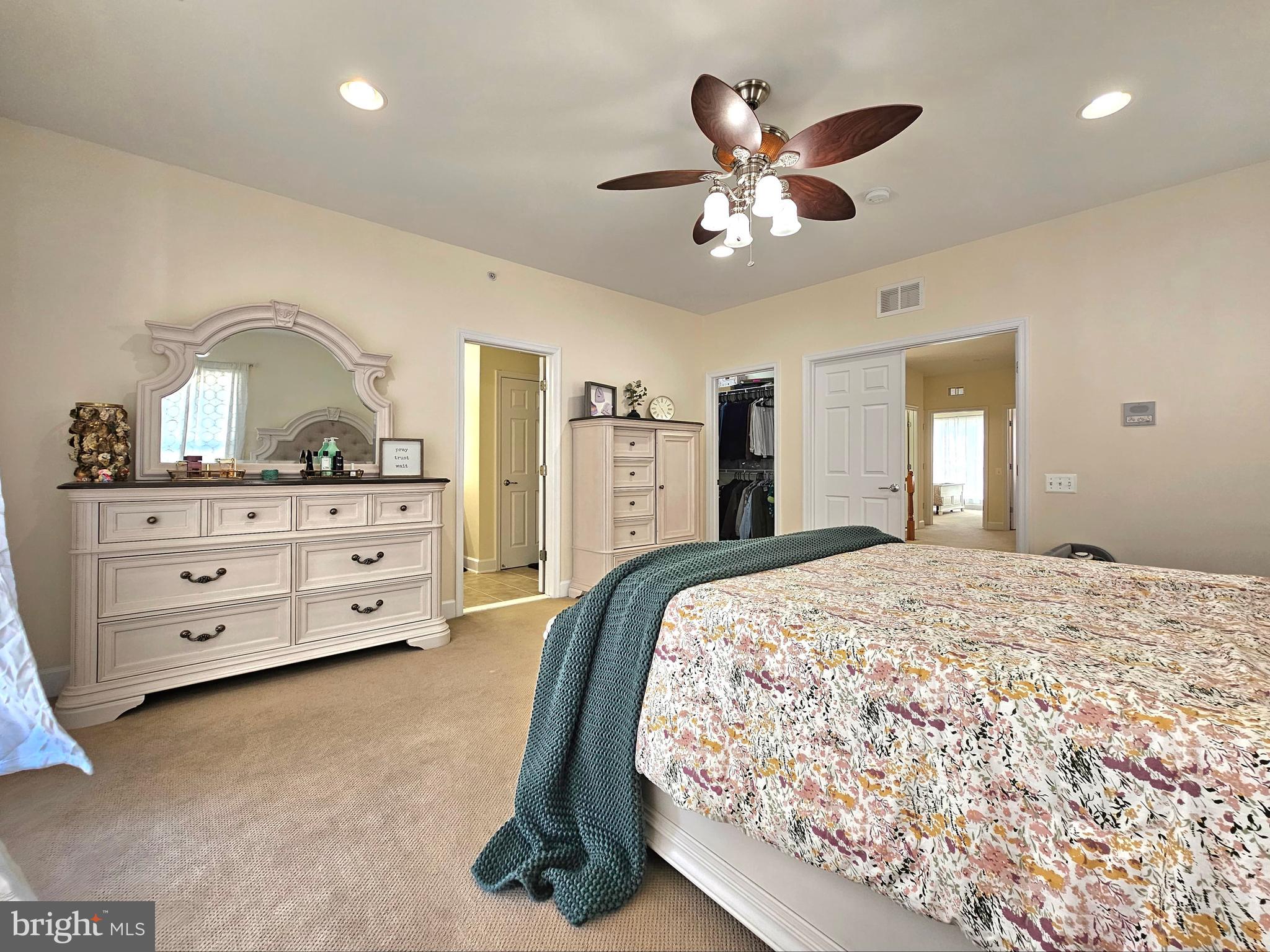 POTOMAC CLUB CONDOMINIUMS - Residential Lease