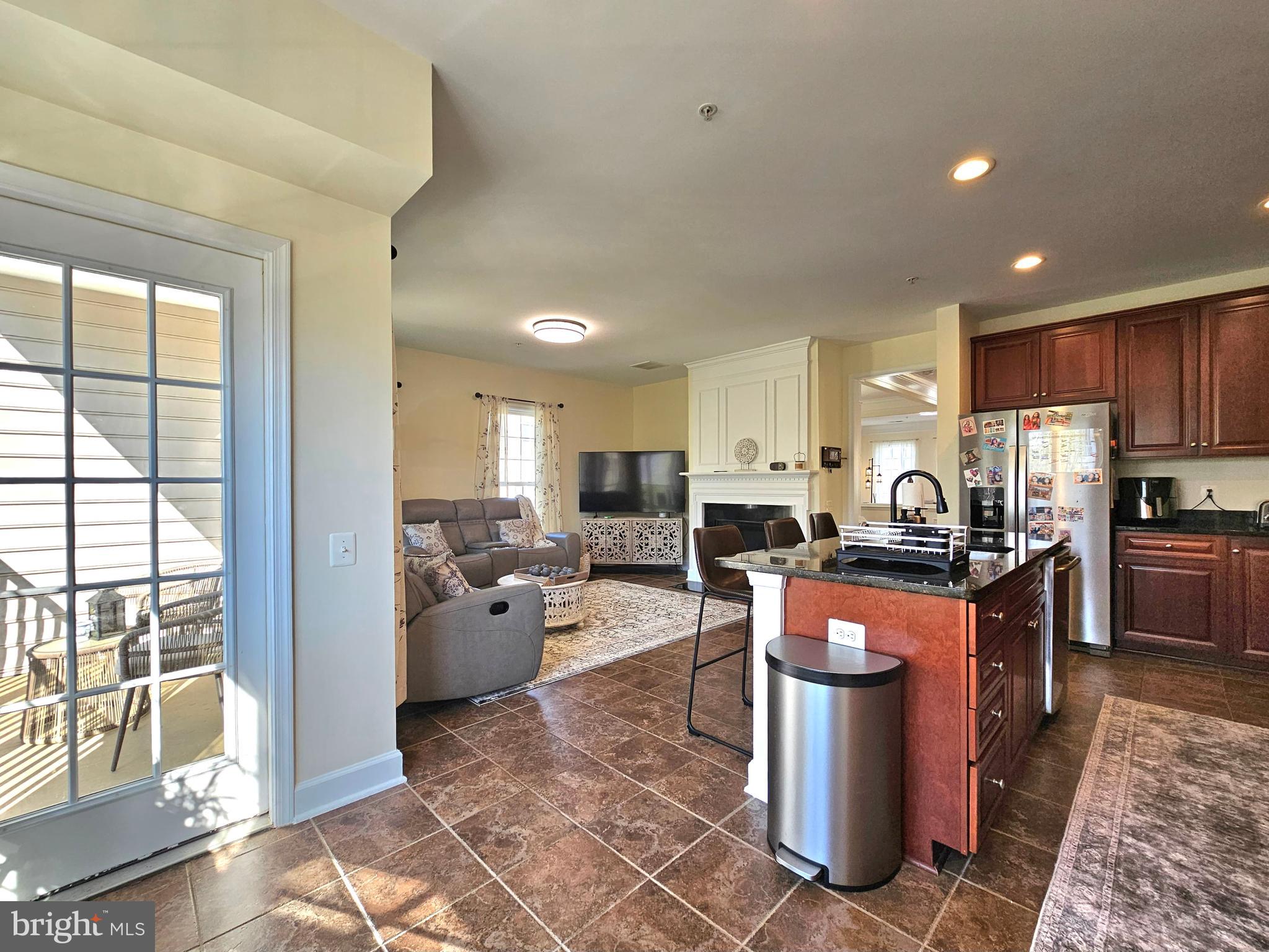 POTOMAC CLUB CONDOMINIUMS - Residential Lease