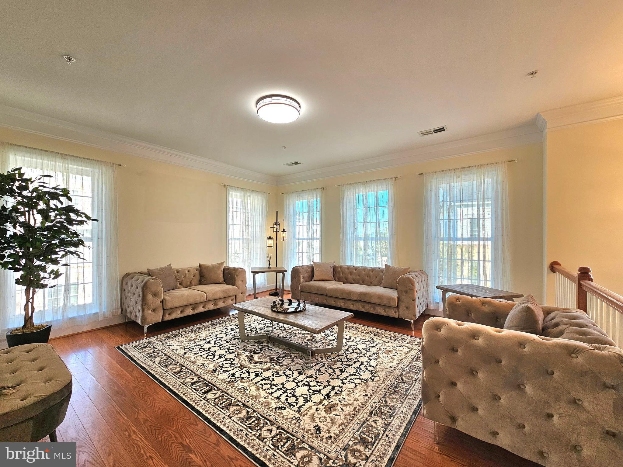 POTOMAC CLUB CONDOMINIUMS - Residential Lease