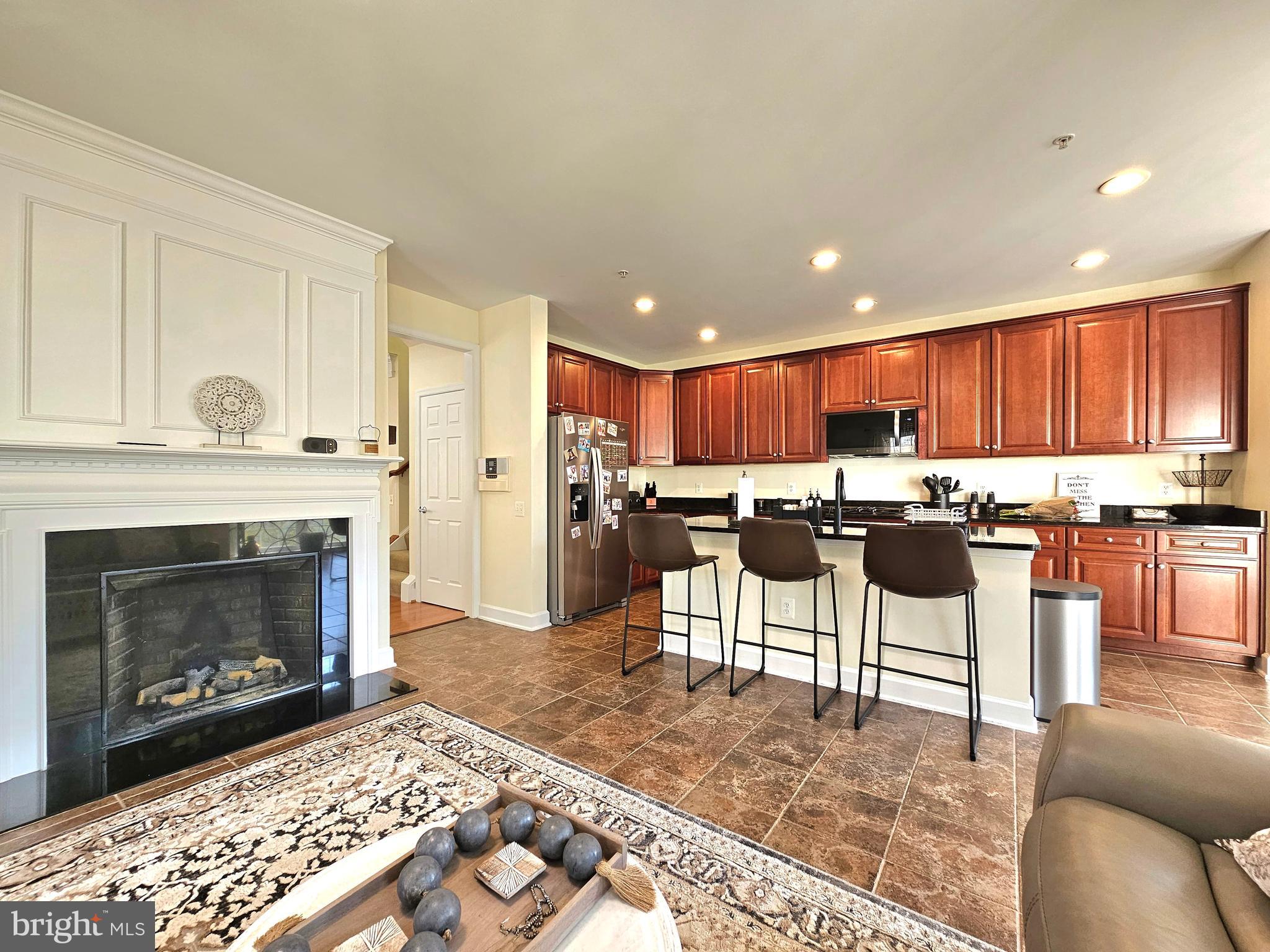 POTOMAC CLUB CONDOMINIUMS - Residential Lease