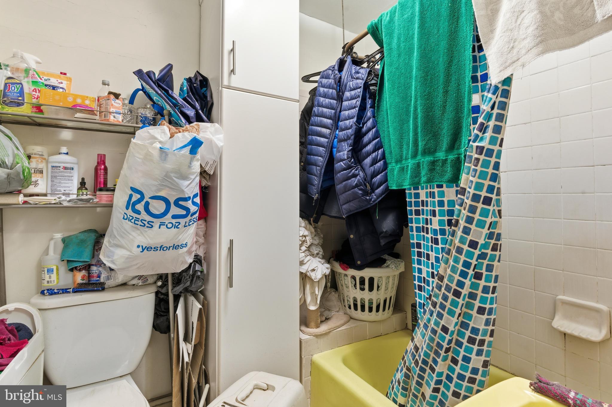 CENTER CITY - Residential Income