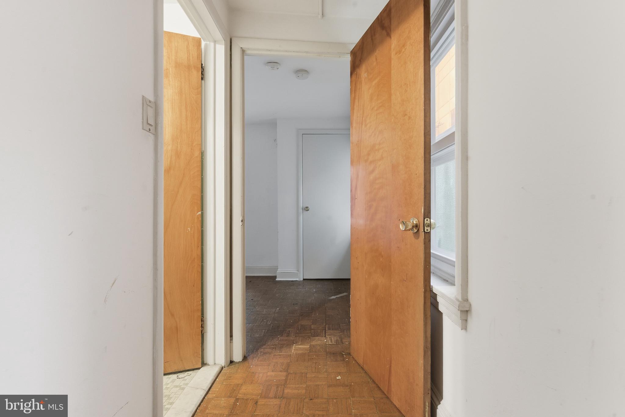 CENTER CITY - Residential Income