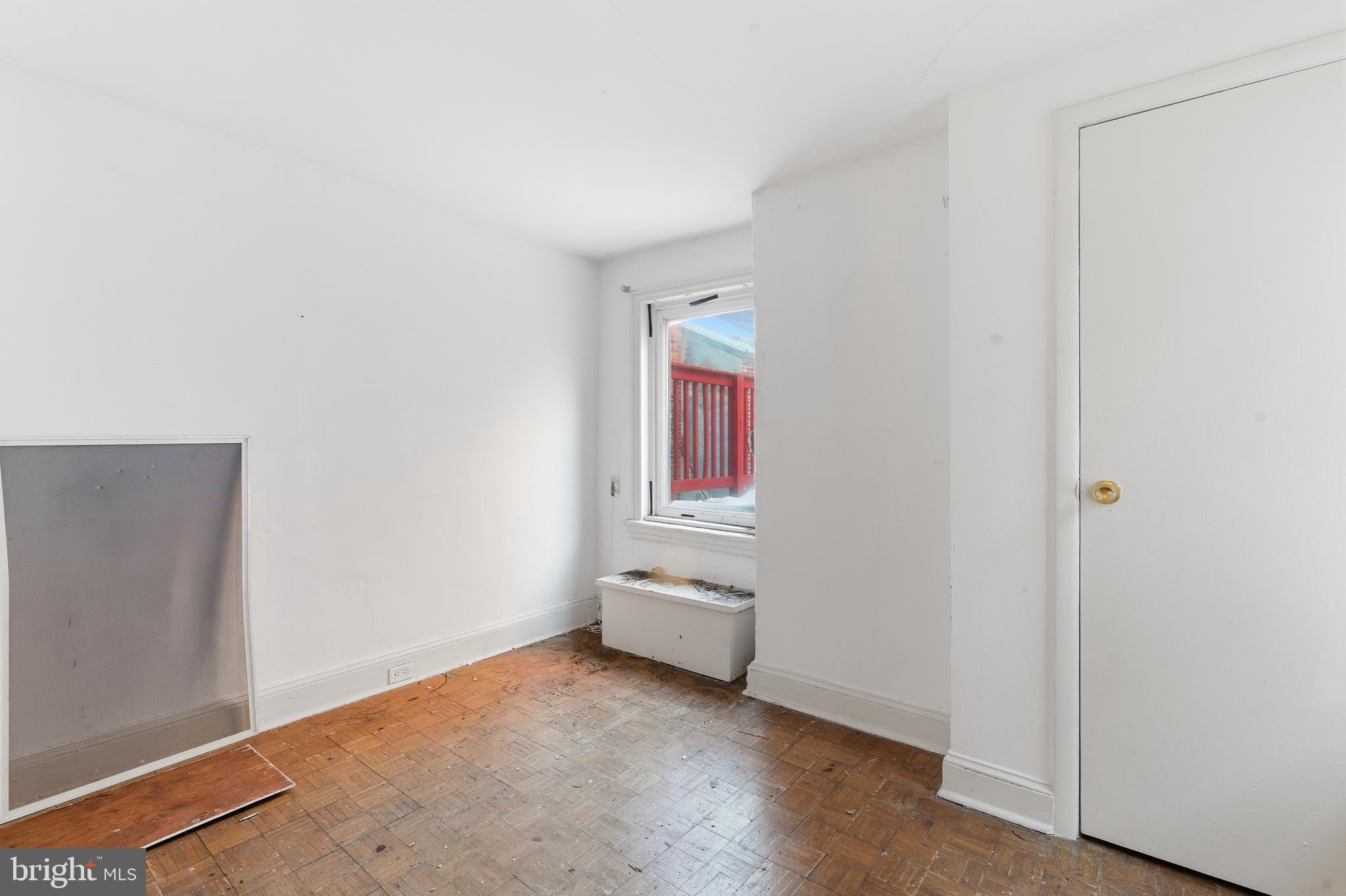 CENTER CITY - Residential Income