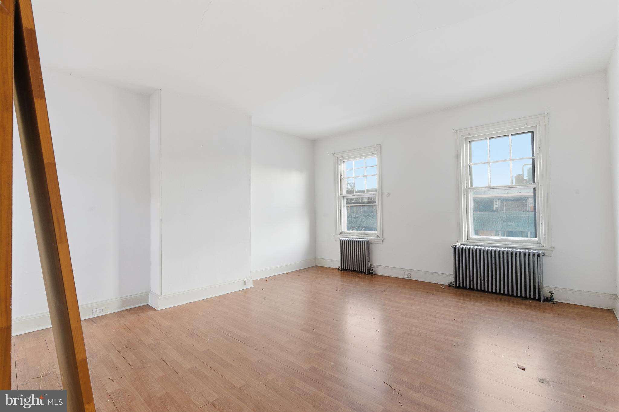 CENTER CITY - Residential Income