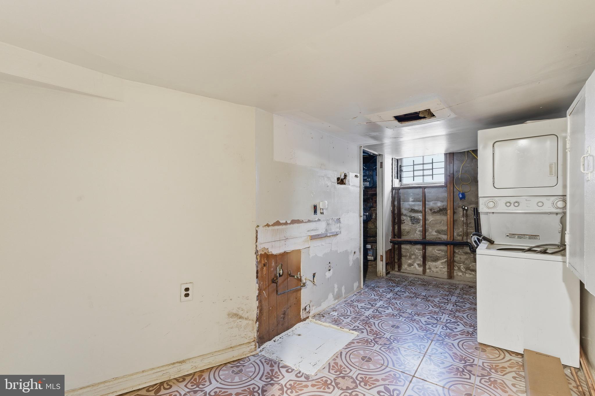 CENTER CITY - Residential Income