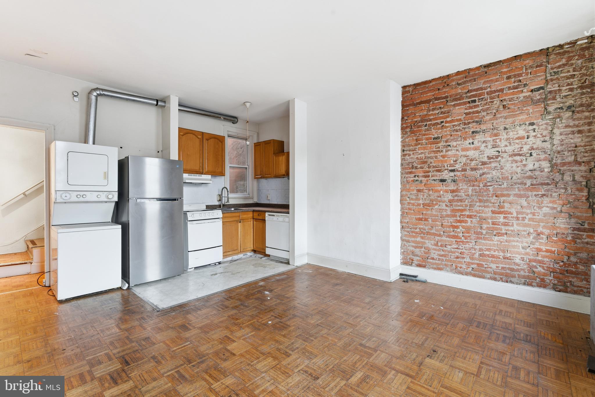 CENTER CITY - Residential Income