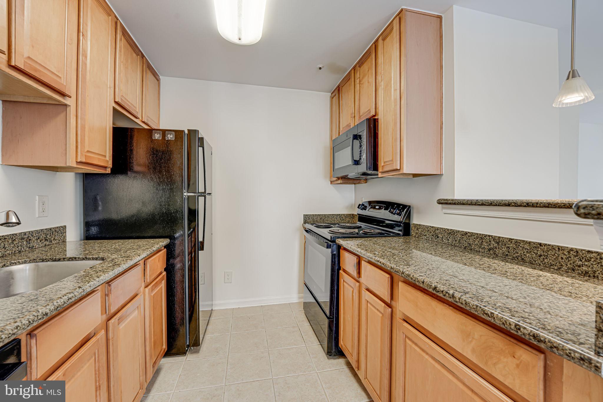 FOUR WINDS AT OAKTON - Residential Lease