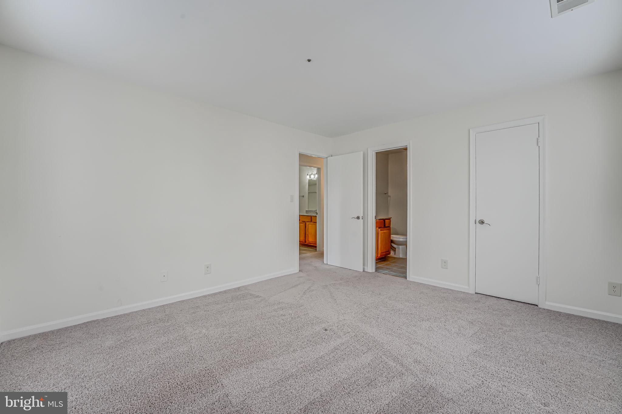 FOUR WINDS AT OAKTON - Residential Lease