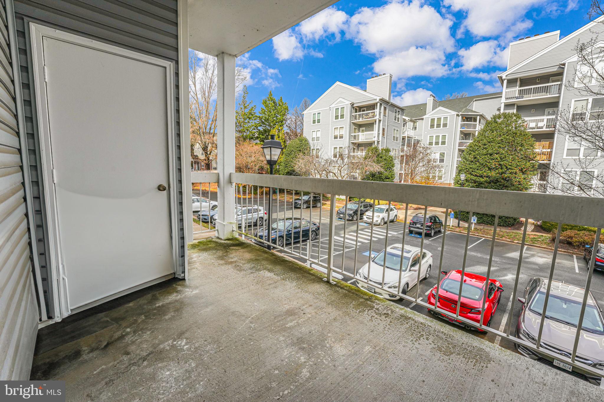 FOUR WINDS AT OAKTON - Residential Lease