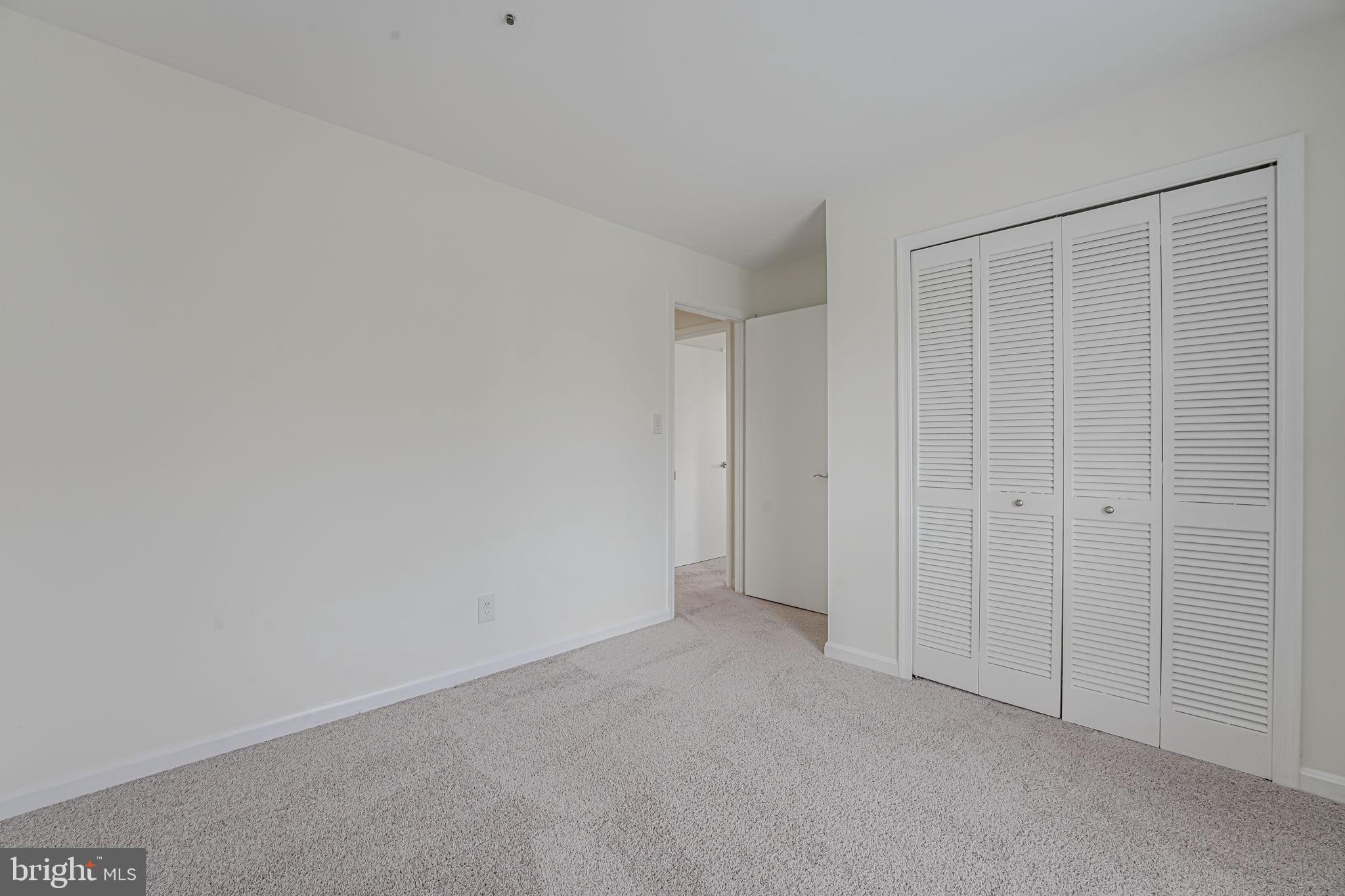 FOUR WINDS AT OAKTON - Residential Lease