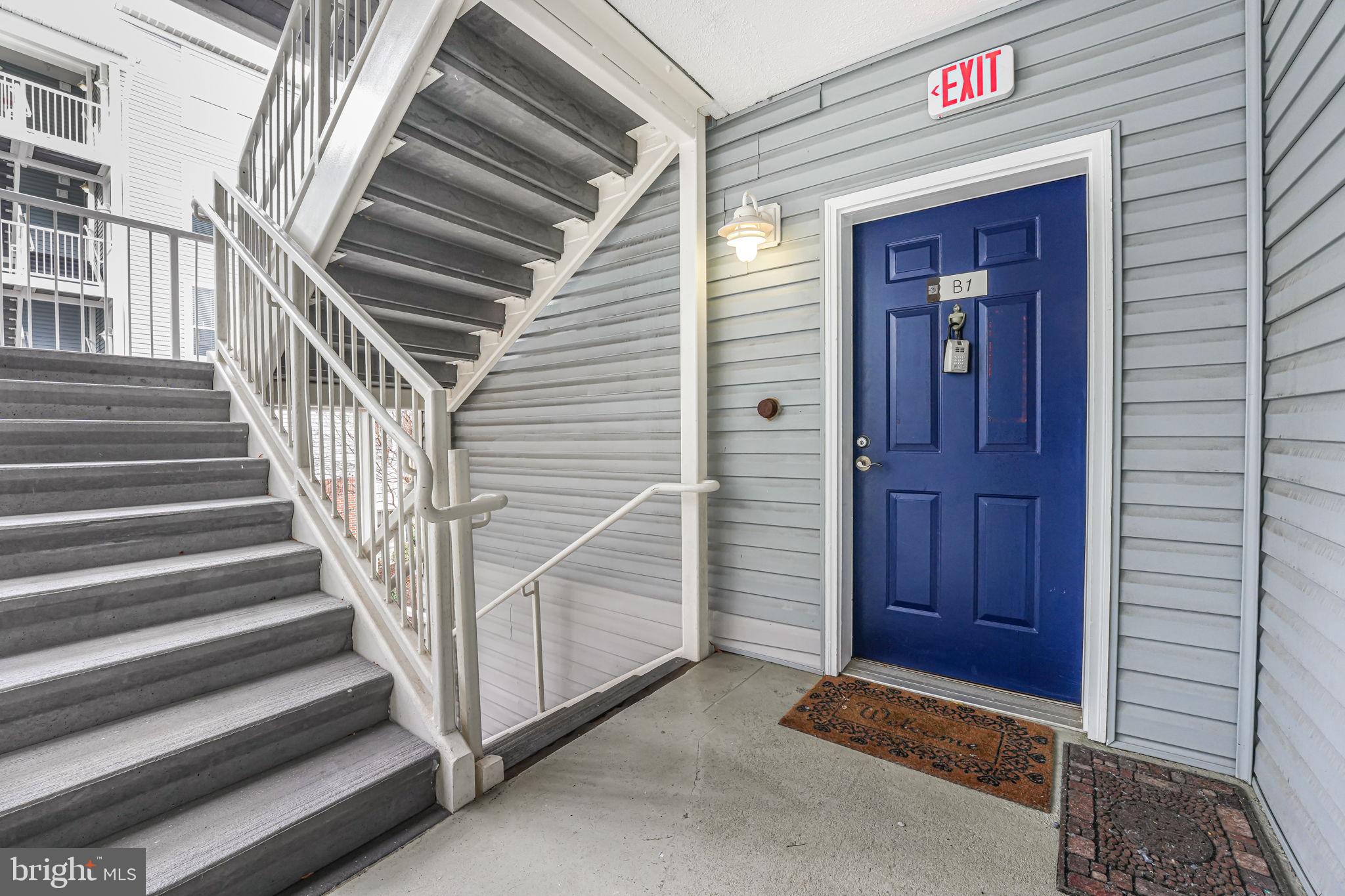 FOUR WINDS AT OAKTON - Residential Lease