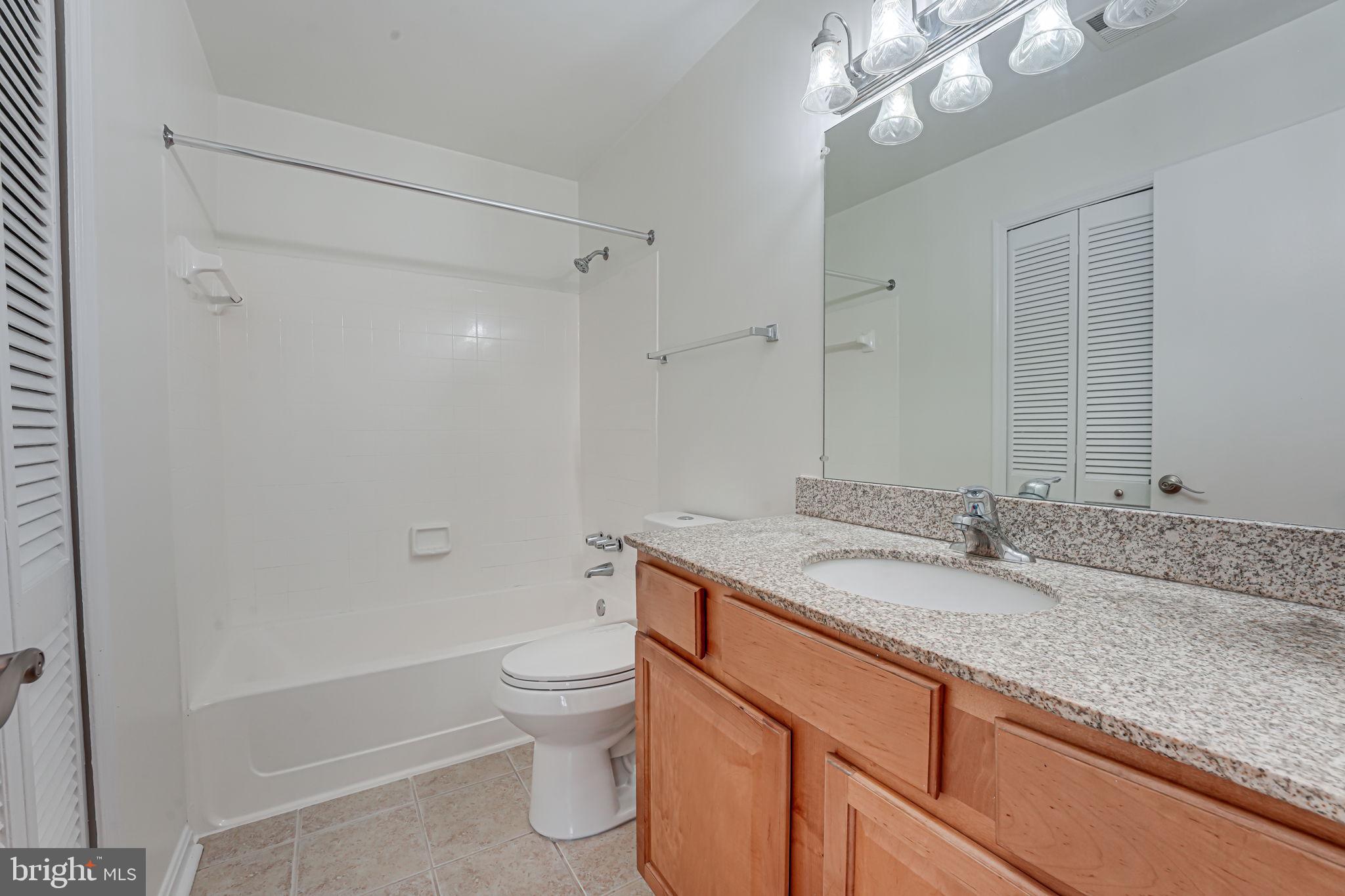 FOUR WINDS AT OAKTON - Residential Lease