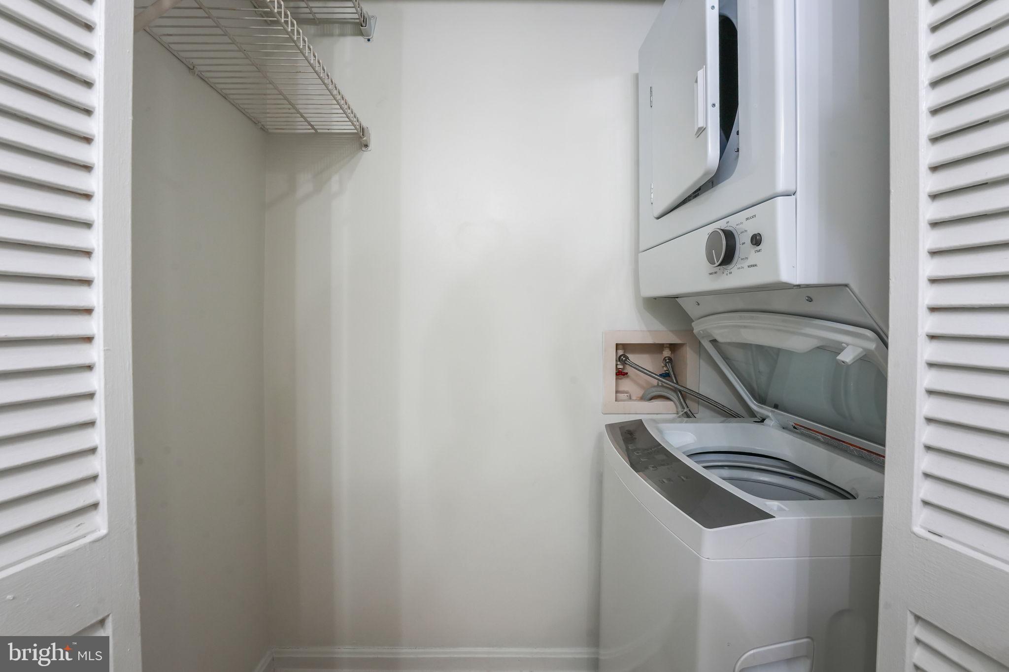 FOUR WINDS AT OAKTON - Residential Lease