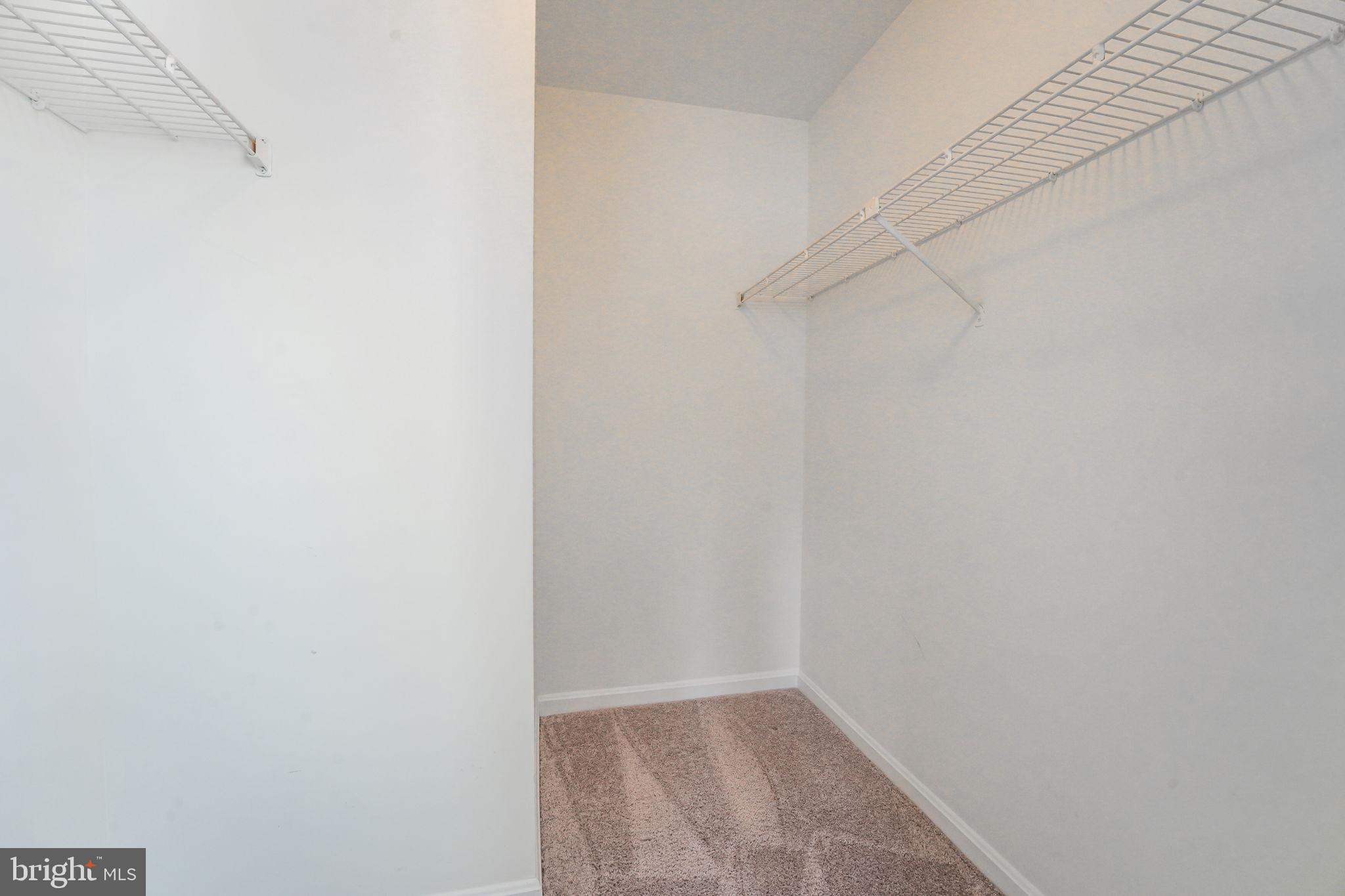 FOUR WINDS AT OAKTON - Residential Lease