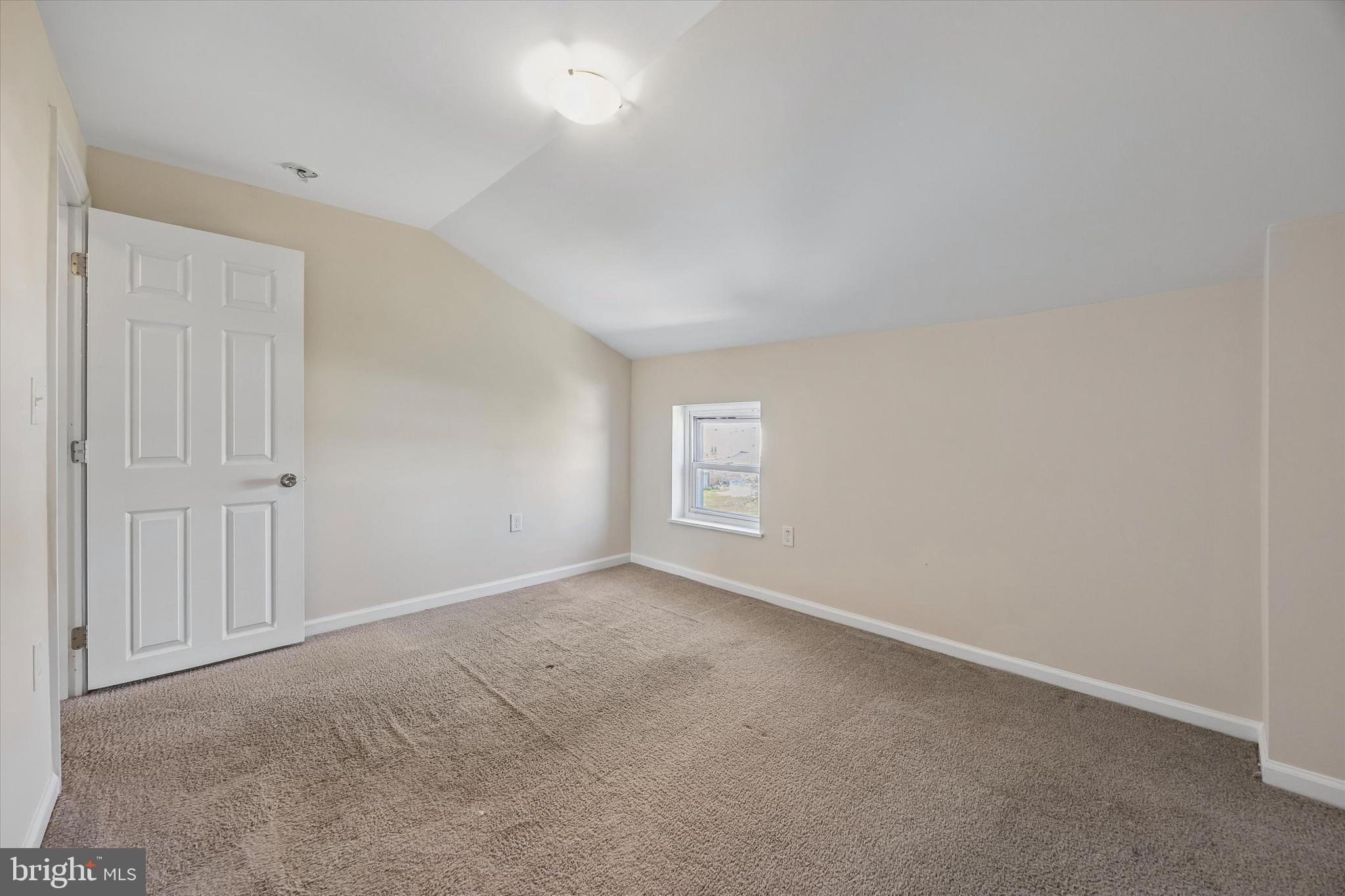 ROXBOROUGH - Residential