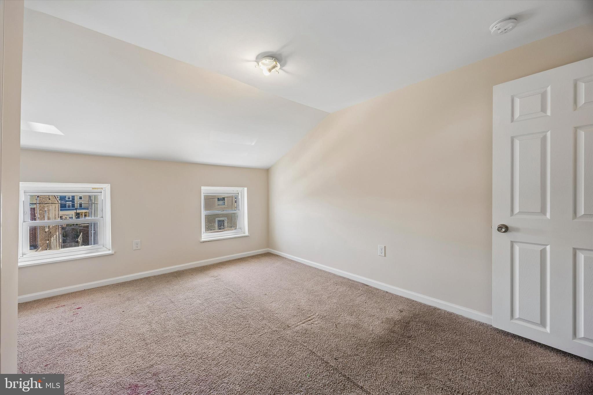 ROXBOROUGH - Residential