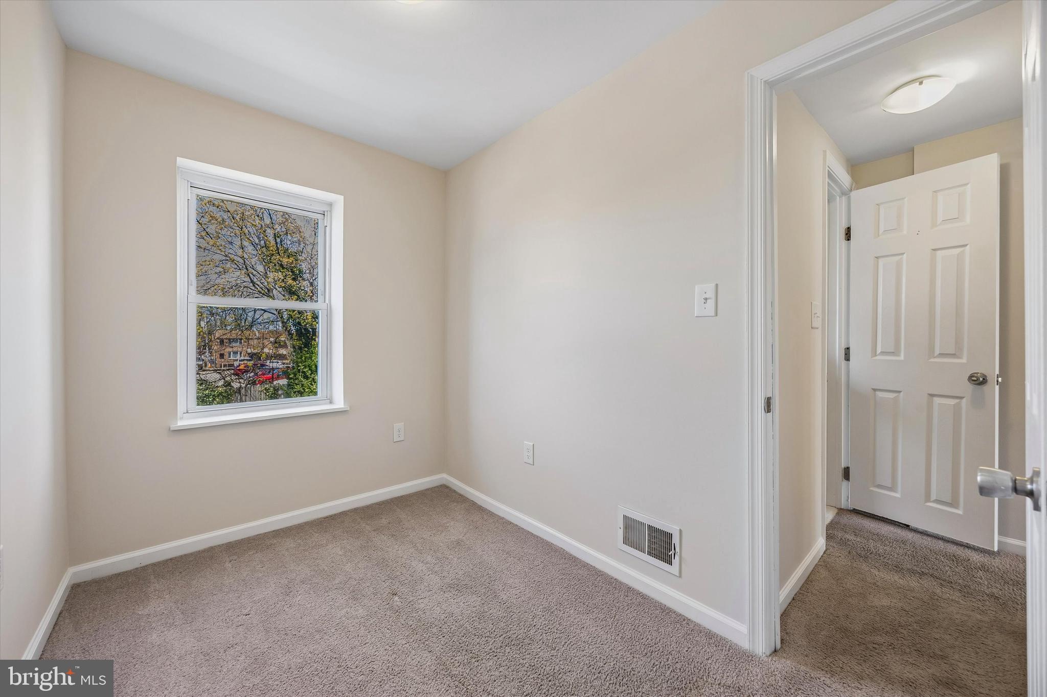 ROXBOROUGH - Residential