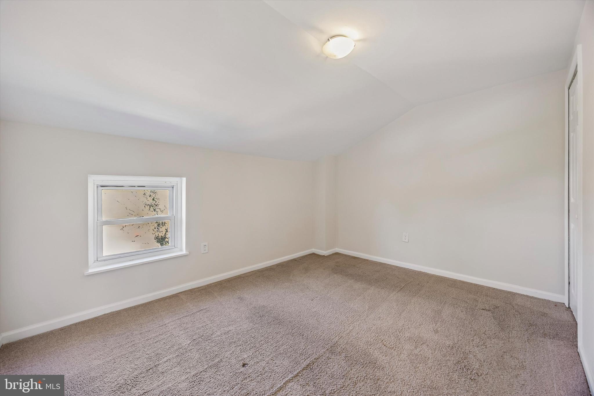 ROXBOROUGH - Residential