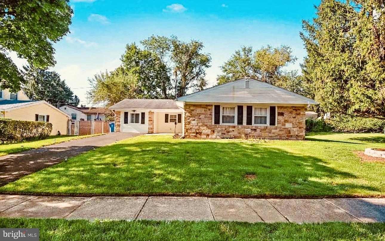 62 HOLSTONE LANE