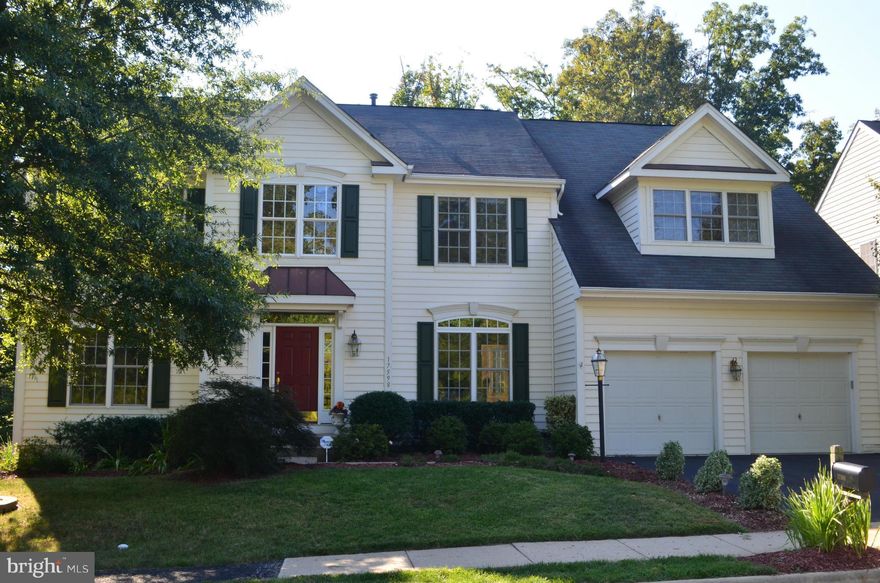 Beautiful 3 level single family home with over 4,700 square feet of living space. Nestled in quiet suburbs of South Bridge yet close to I95, parks, shop and commuter lot. Motivate seller kept home well maintained, freshly painted and has plenty of spacious rooms. 5 bedroom, 3.5 baths, office, rec. room, huge family room, patio, rec. room, 2 tiered deck, in law suite & so much more! Take a look.