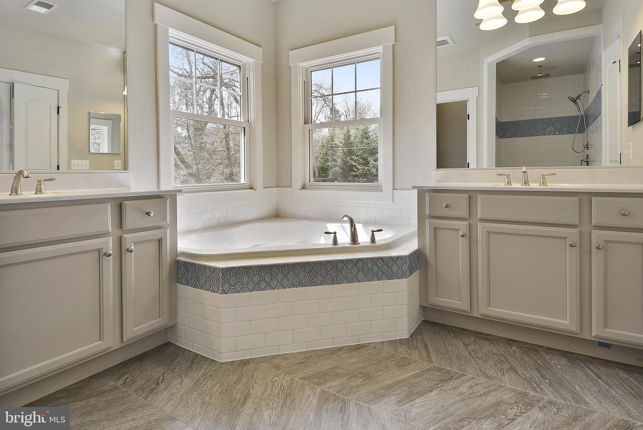 DOUGLAS PARK - Residential