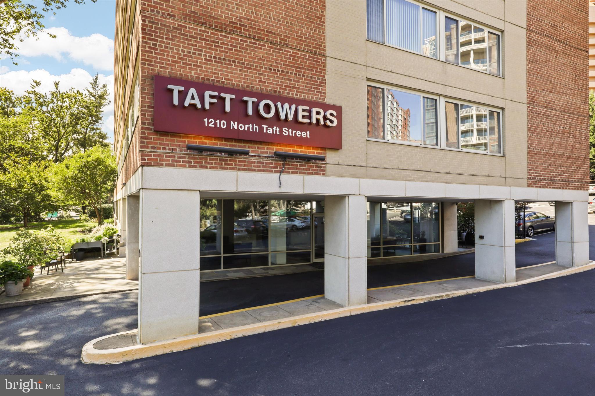 1210 N TAFT STREET 302