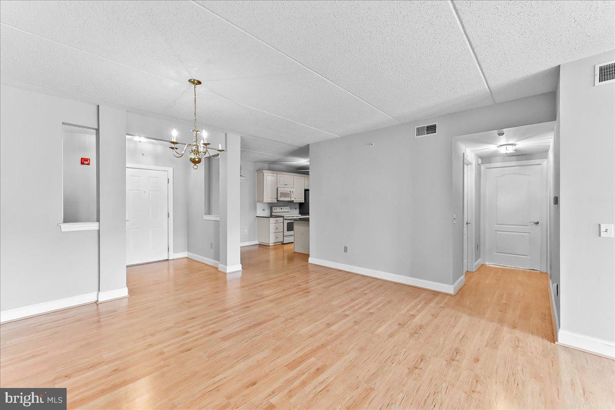 WINDSOR AT GLEN MI - Residential