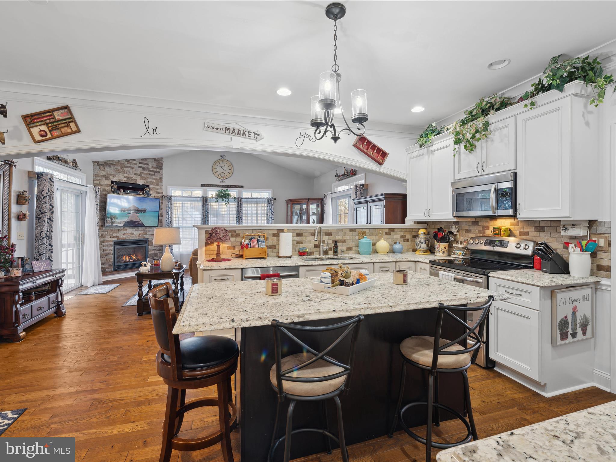 LOCUST HILL - Residential