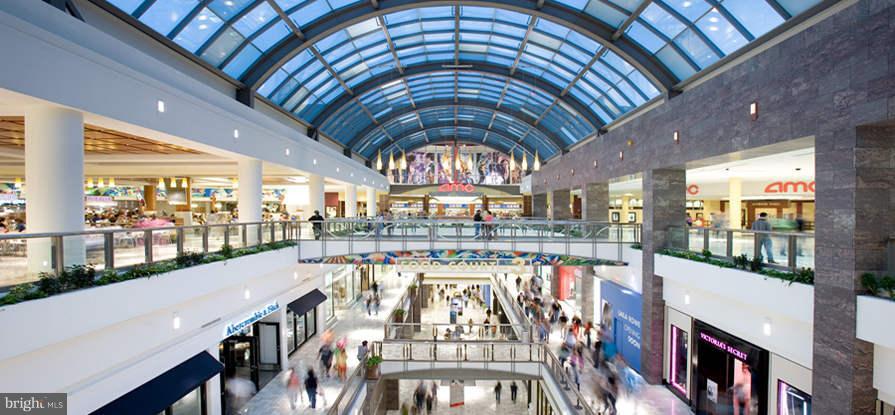 GATES OF MCLEAN - Residential