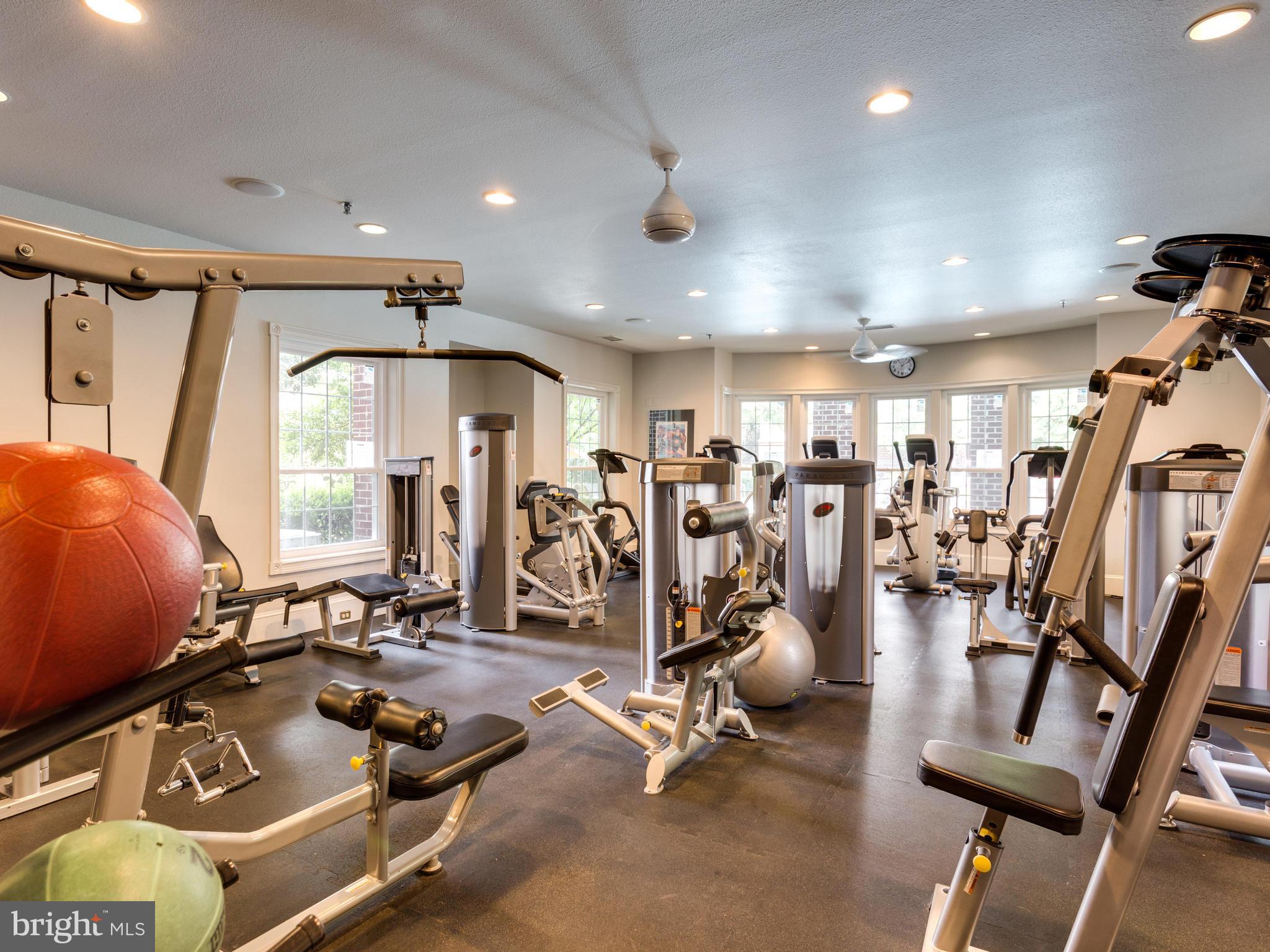 GATES OF MCLEAN - Residential