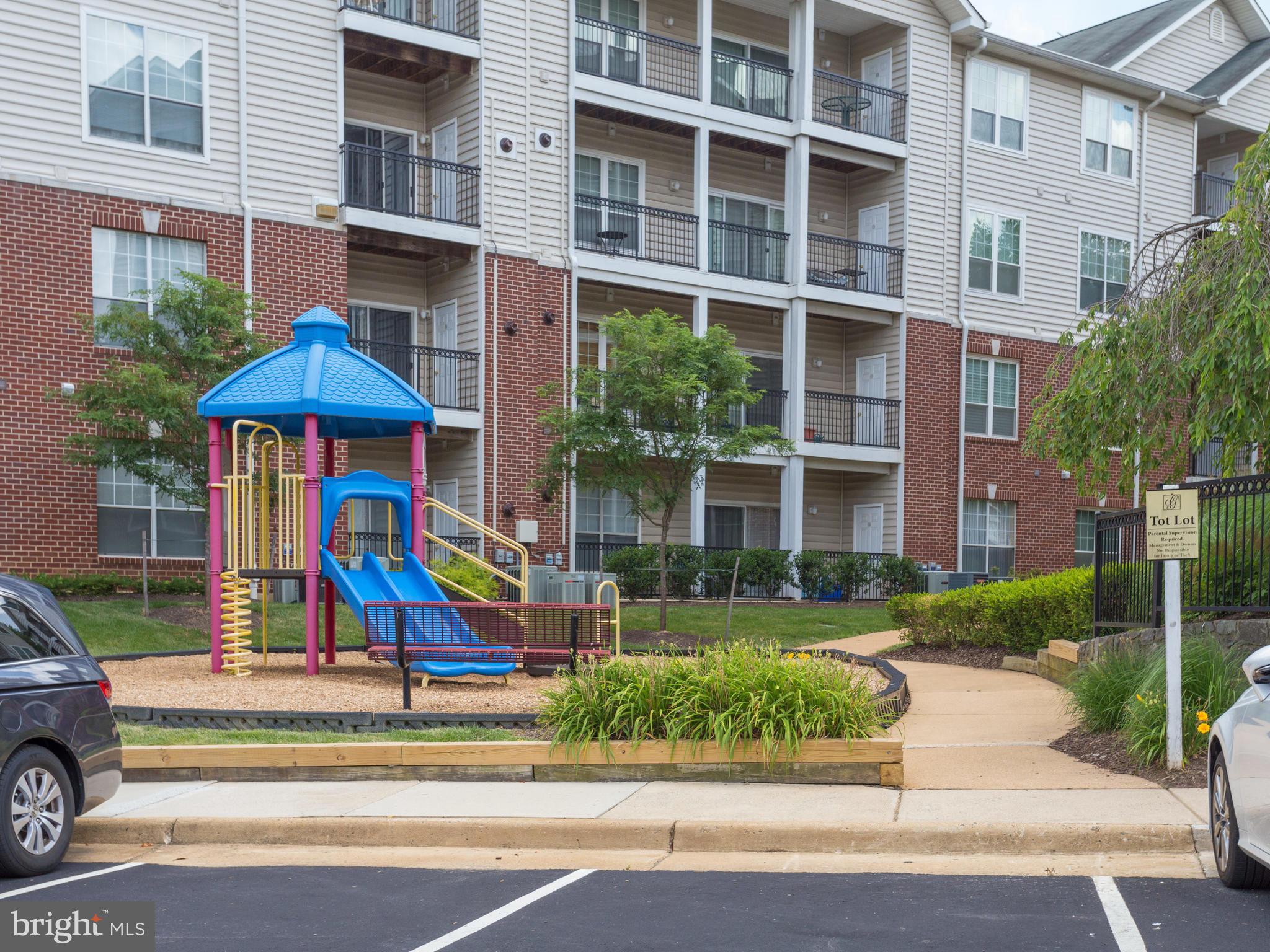 GATES OF MCLEAN - Residential