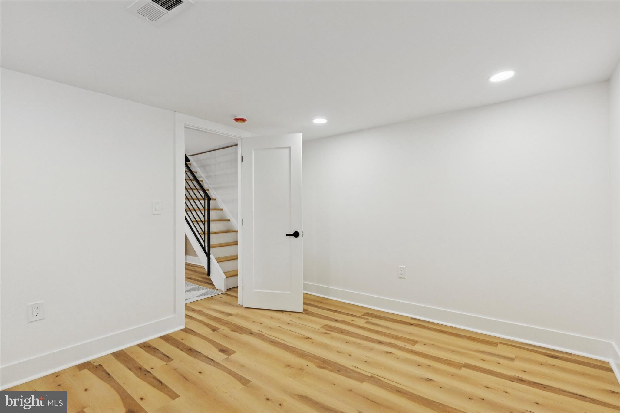 WEST OAK LANE - Residential