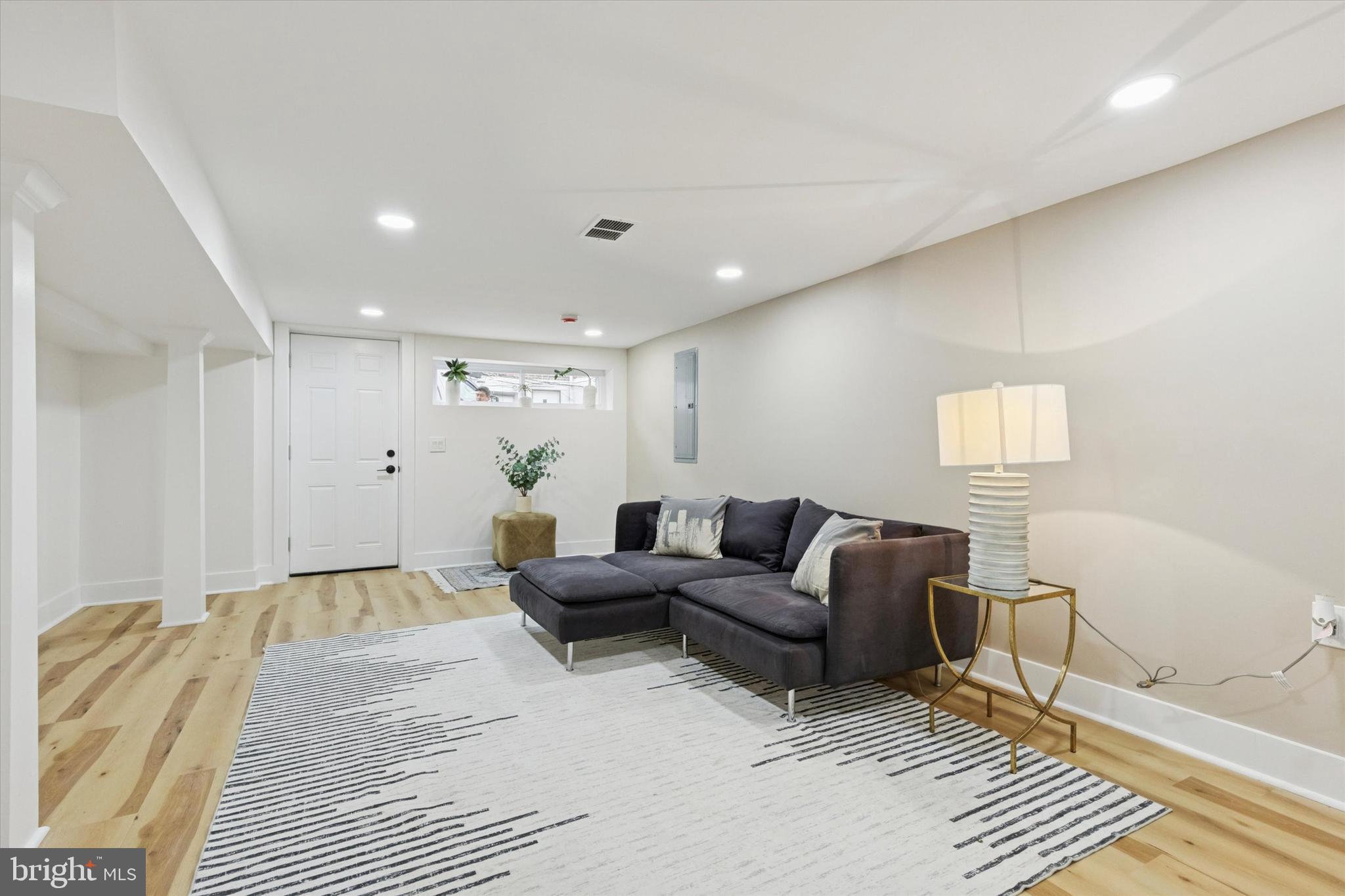 WEST OAK LANE - Residential