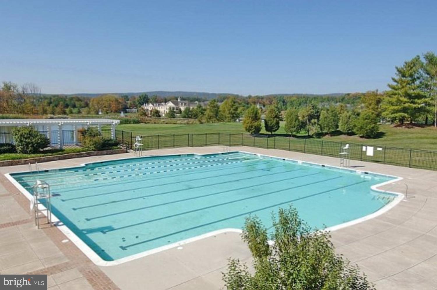 COURTYARDS AT WAVERLY WOODS EAST - Residential
