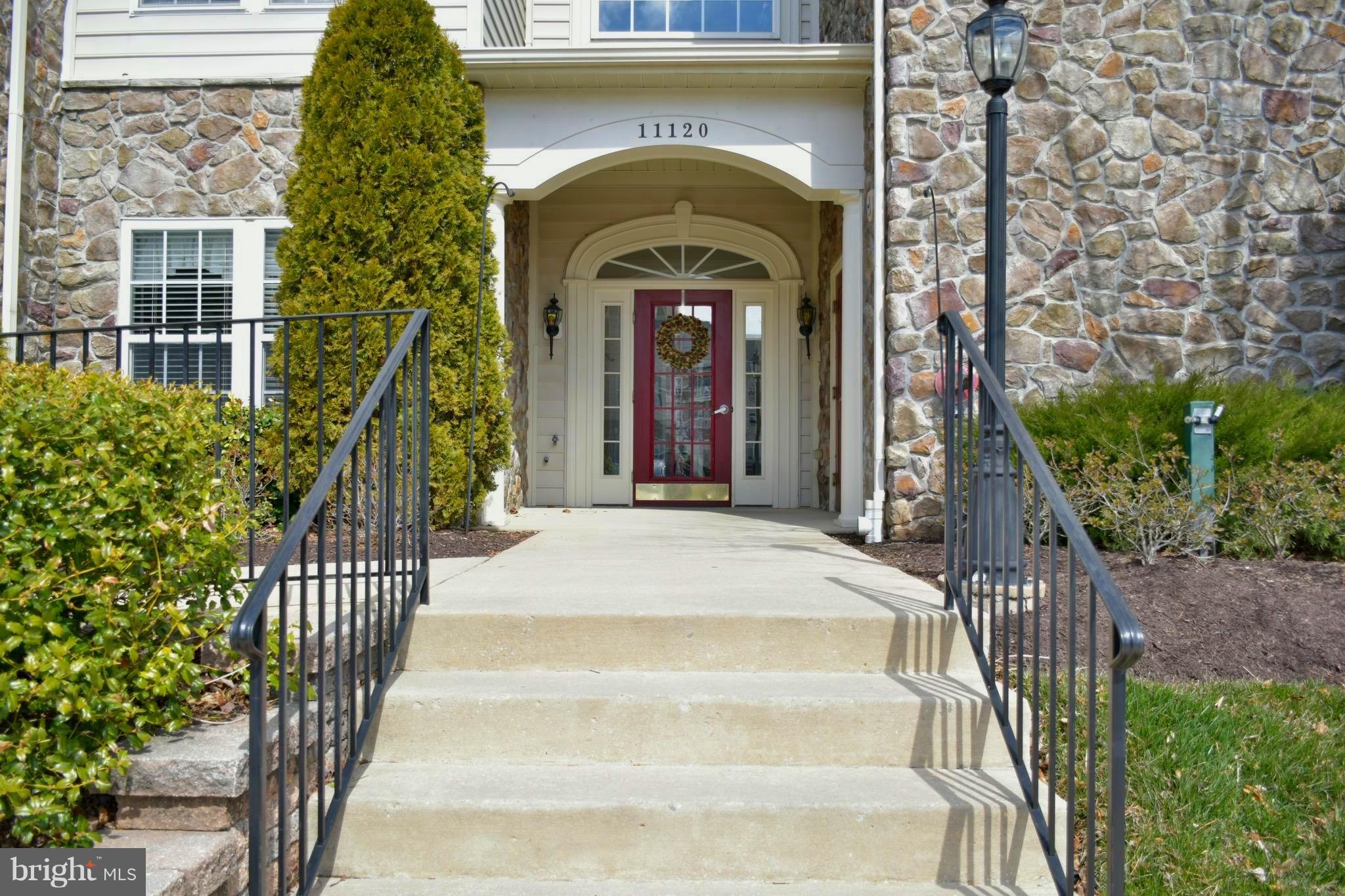 COURTYARDS AT WAVERLY WOODS EAST - Residential