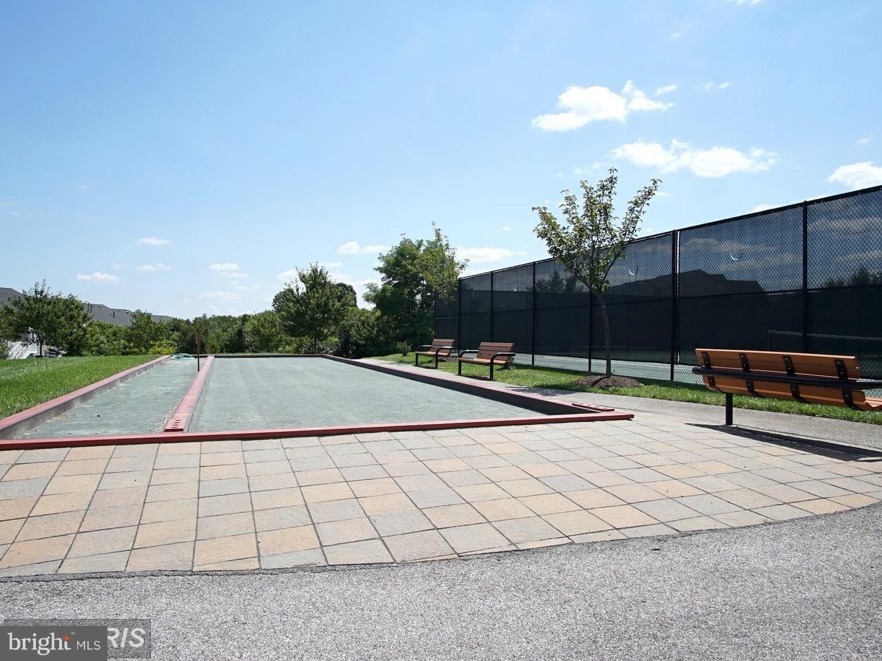 COURTYARDS AT WAVERLY WOODS EAST - Residential