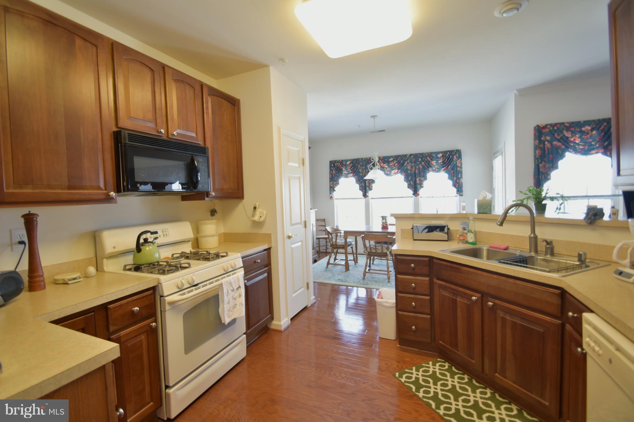 COURTYARDS AT WAVERLY WOODS EAST - Residential